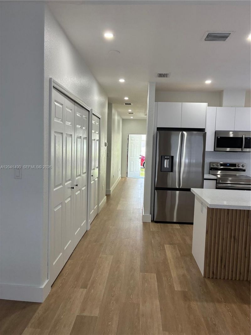 211 SW 15th Ter, Homestead, FL 33030 Photo