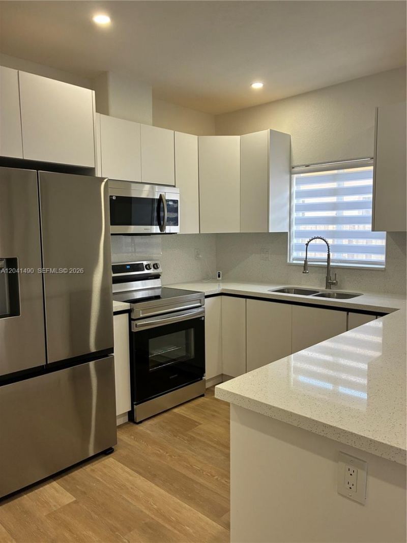 211 SW 15th Ter, Homestead, FL 33030 Photo