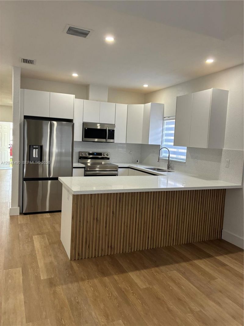 211 SW 15th Ter, Homestead, FL 33030 Photo