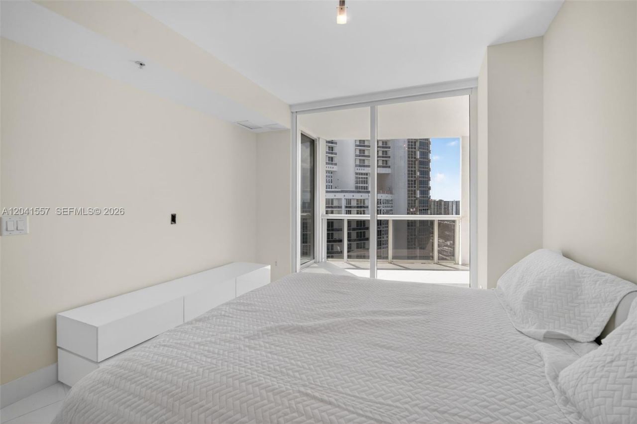 18201 Collins Ave , Unit 2008, Sunny Isles Beach, FL 33160 Photo