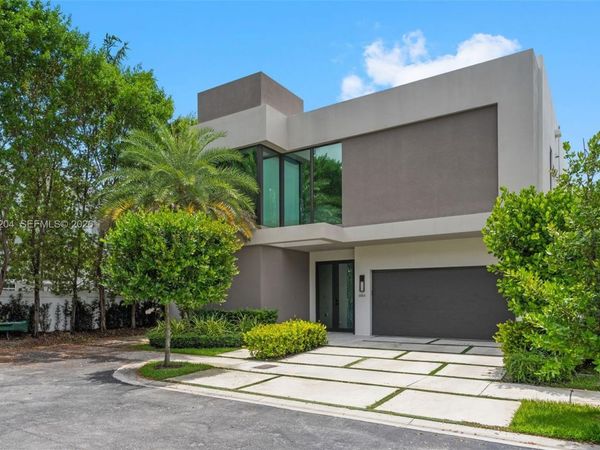 6814 NW 104th Ct , Doral, FL 33178
