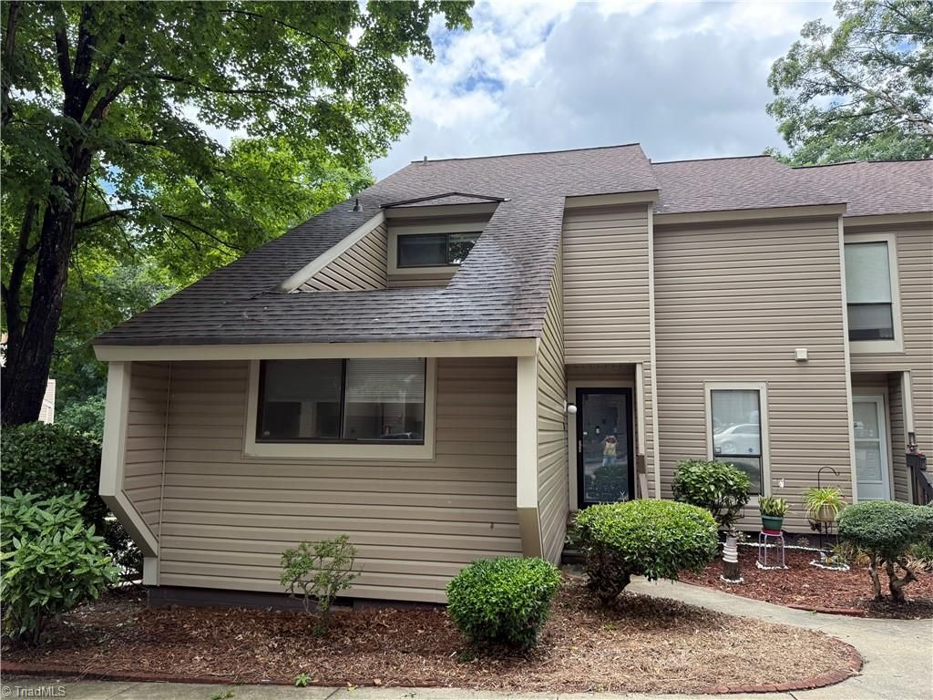 205 Village Lane, Unit F, Greensboro, NC 27409 Main Photo