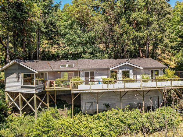 351 Elizabeth Dr, Salt Spring, BC V8K 1J5