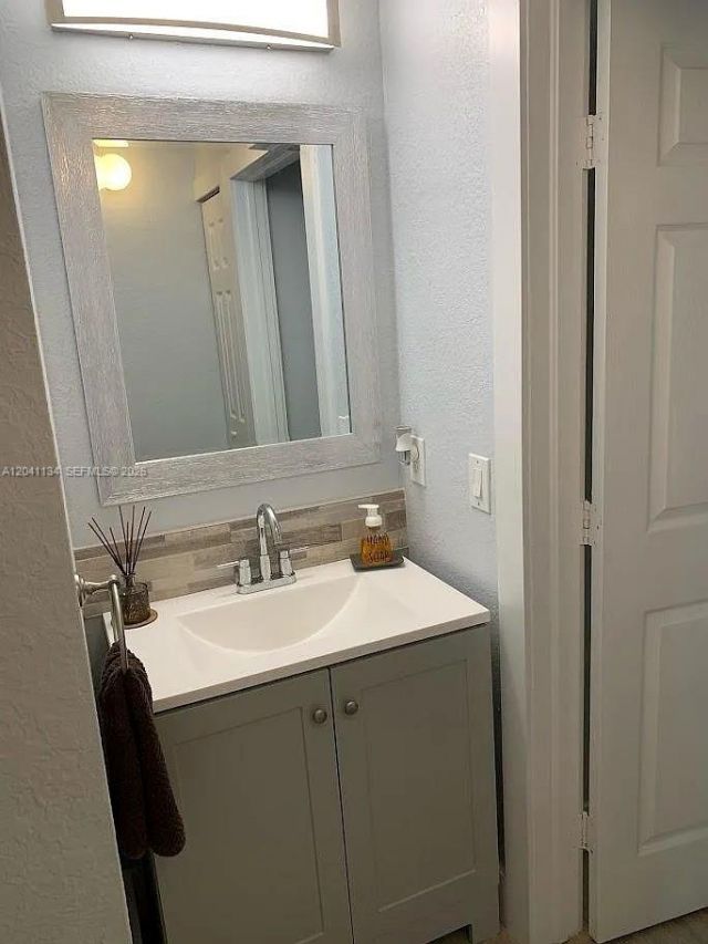 7930 NW 108th Pl , Doral, FL 33178 Photo