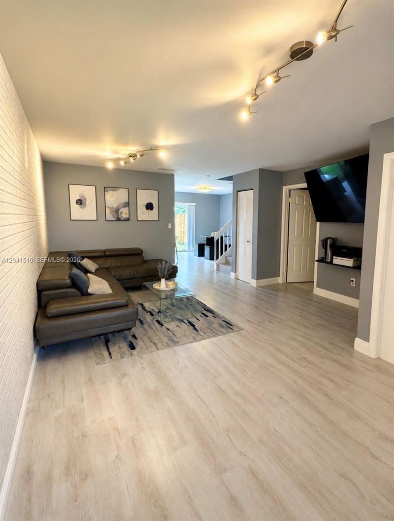 Please Call For Address, Miami, FL 33179 Photo