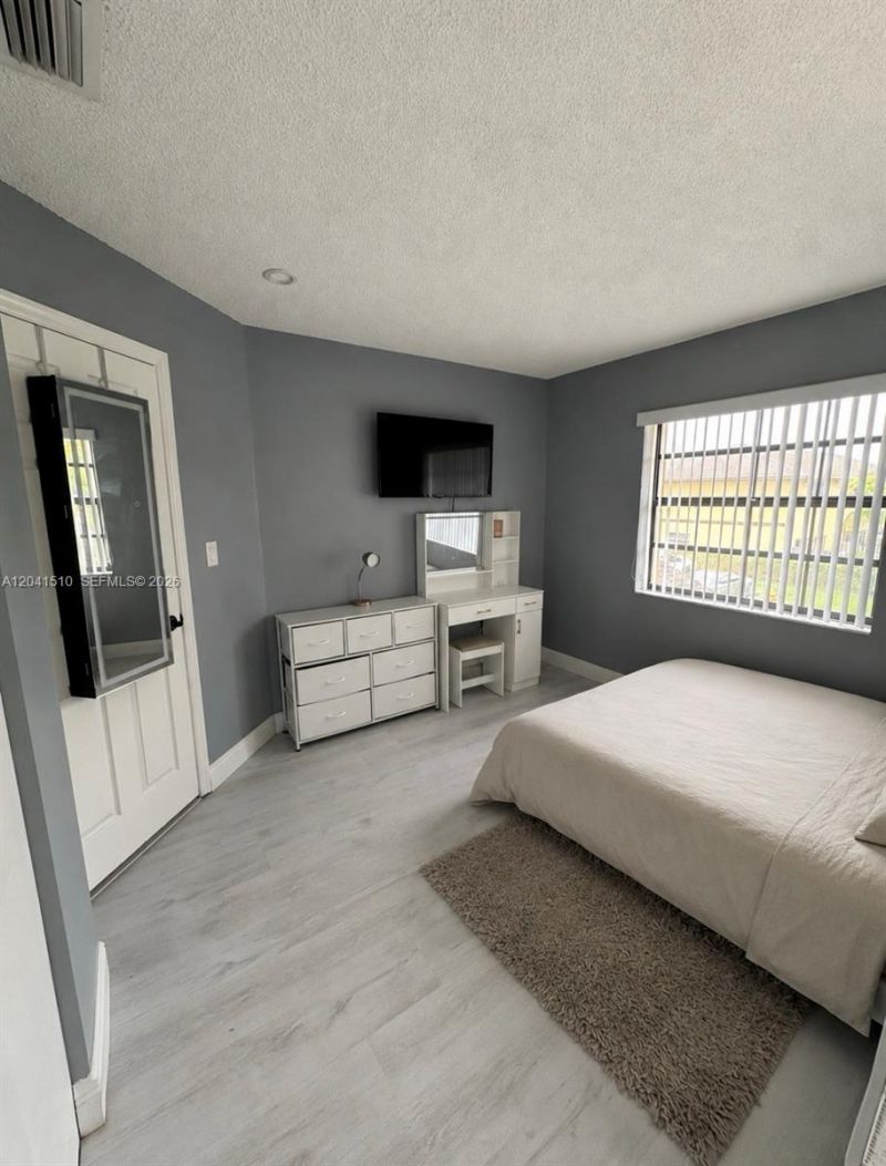 Please Call For Address, Miami, FL 33179 Photo