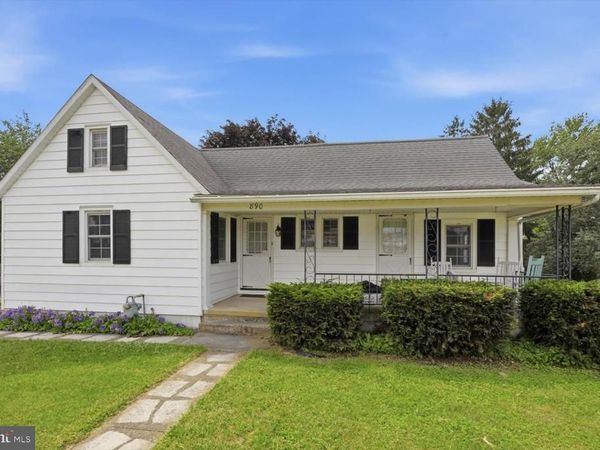 890 MELROSE LANE , YORK, PA 17402