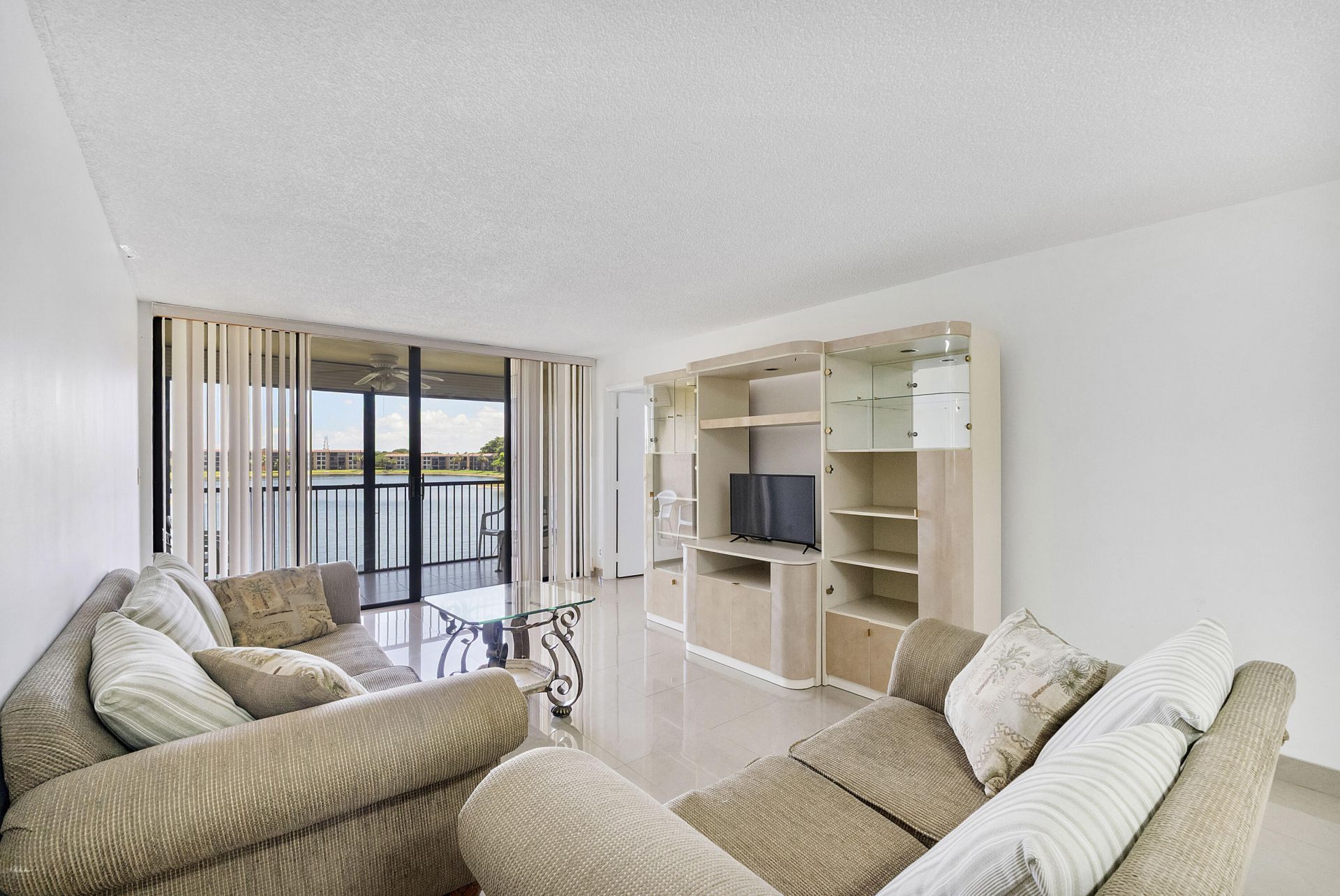 5828 Coral Lake Drive, Margate, FL 33063 Photo