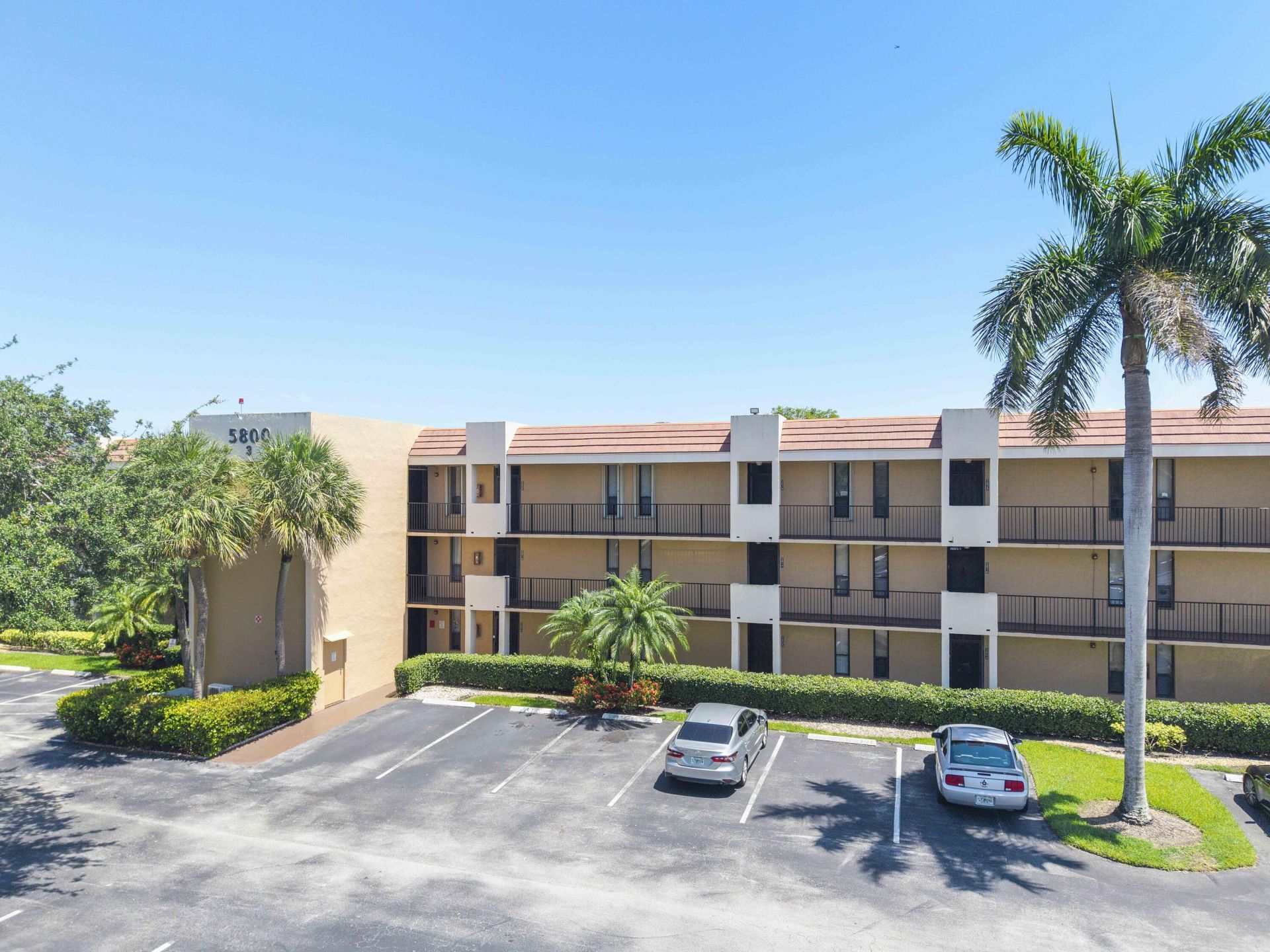 5828 Coral Lake Drive, Margate, FL 33063 Photo
