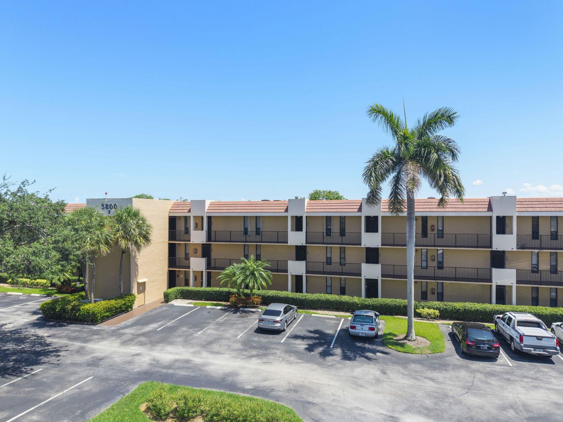 5828 Coral Lake Drive, Margate, FL 33063 Photo