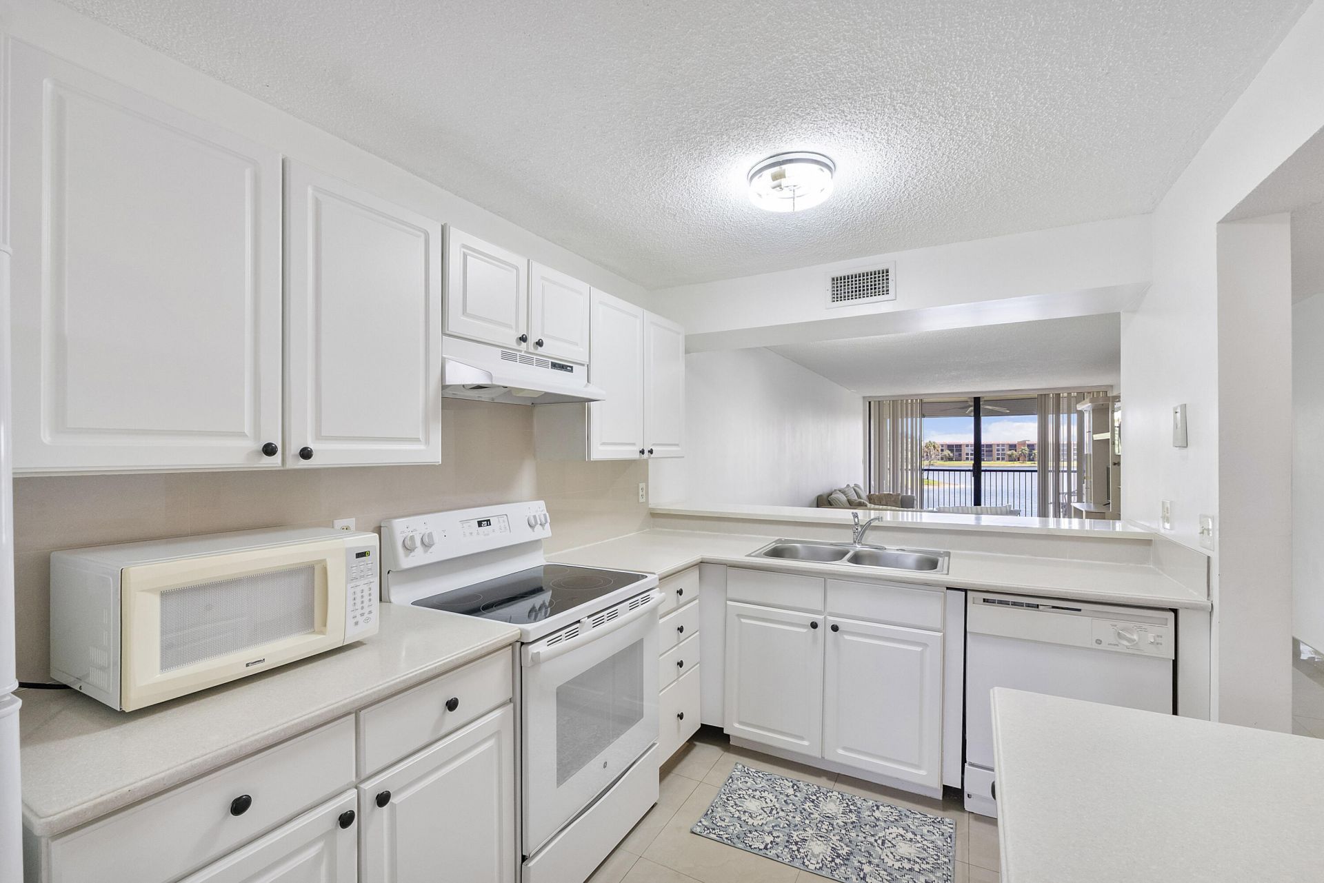 5828 Coral Lake Drive, Margate, FL 33063 Photo