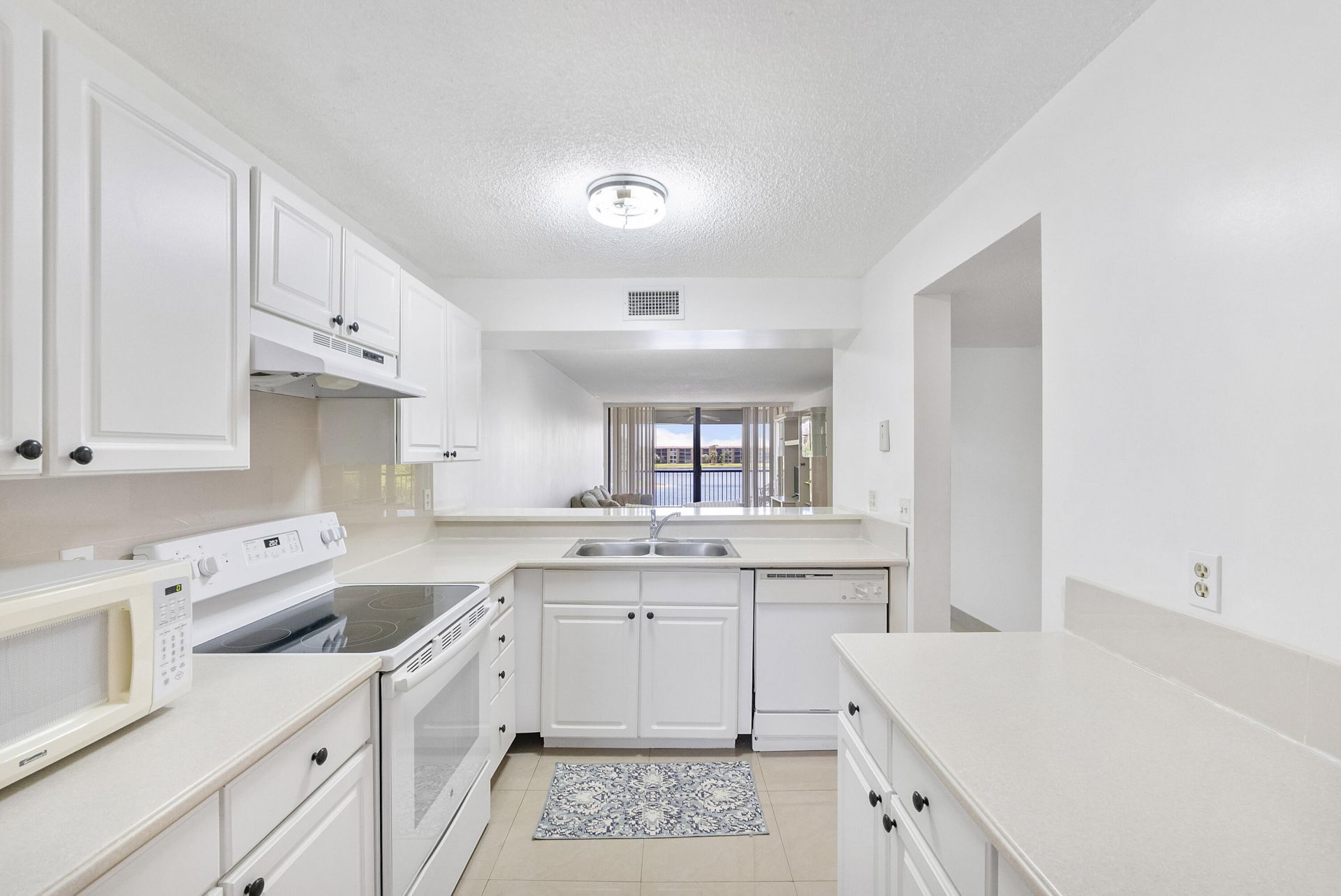 5828 Coral Lake Drive, Margate, FL 33063 Photo