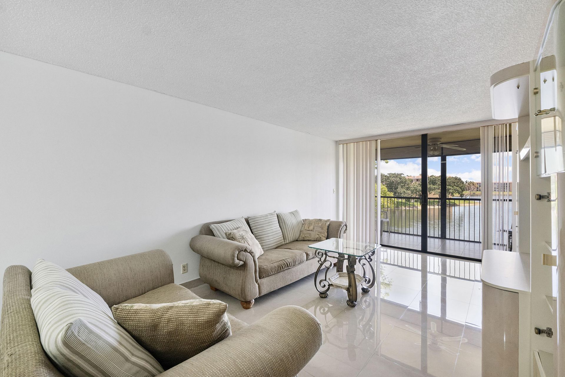 5828 Coral Lake Drive, Margate, FL 33063 Photo
