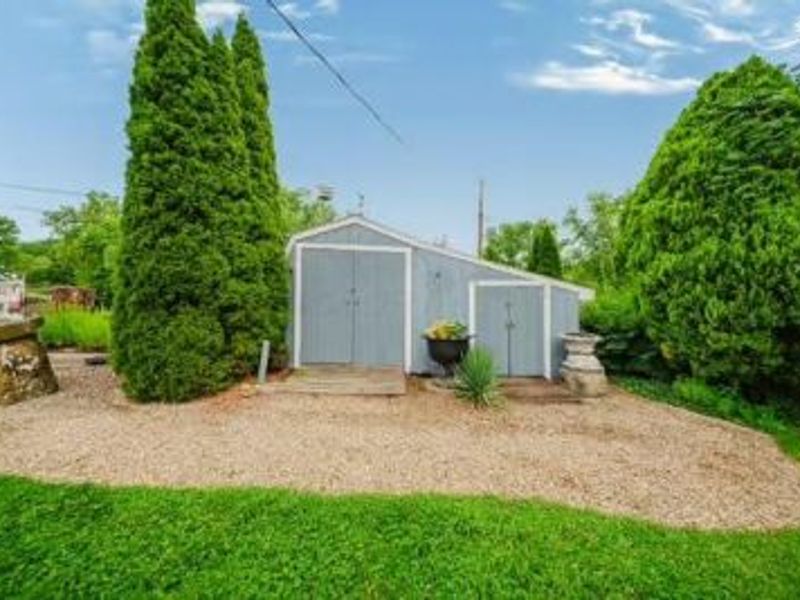 284 N Kennebec Avenue, McConnelsville, OH 43756 Photo 3