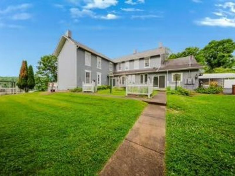 284 N Kennebec Avenue, McConnelsville, OH 43756 Photo 3