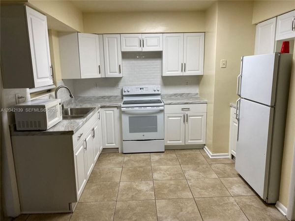 2901 NW 50th St , Miami, FL 33142