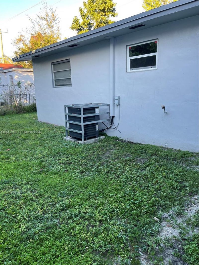 2901 NW 50th St, Miami, FL 33142 Photo