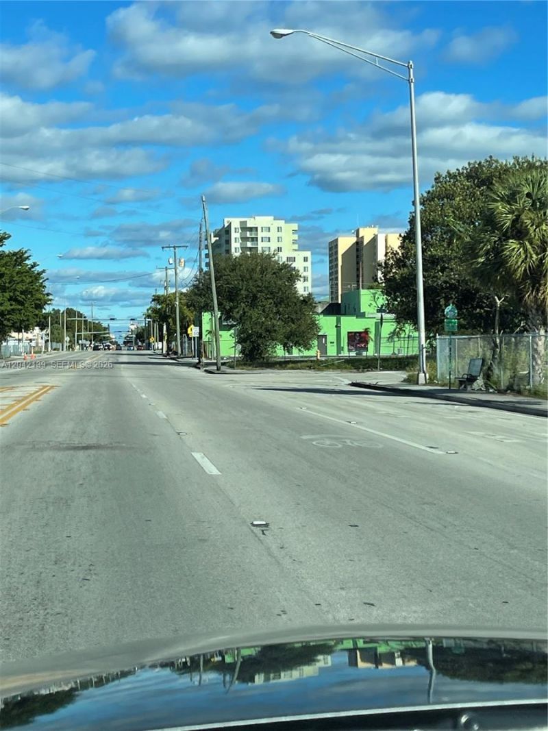 2901 NW 50th St, Miami, FL 33142 Photo