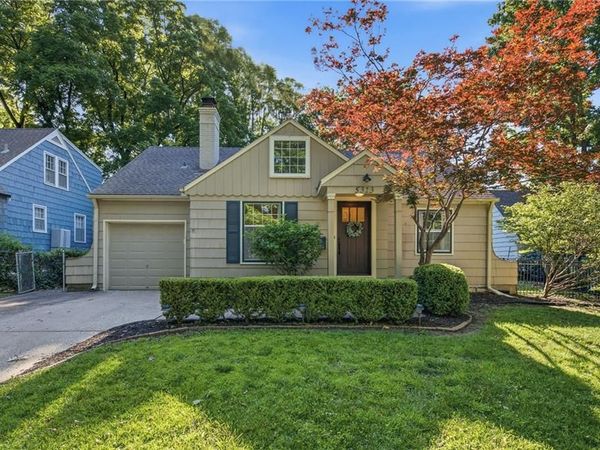 5313 Aberdeen Road, Fairway, KS 66205