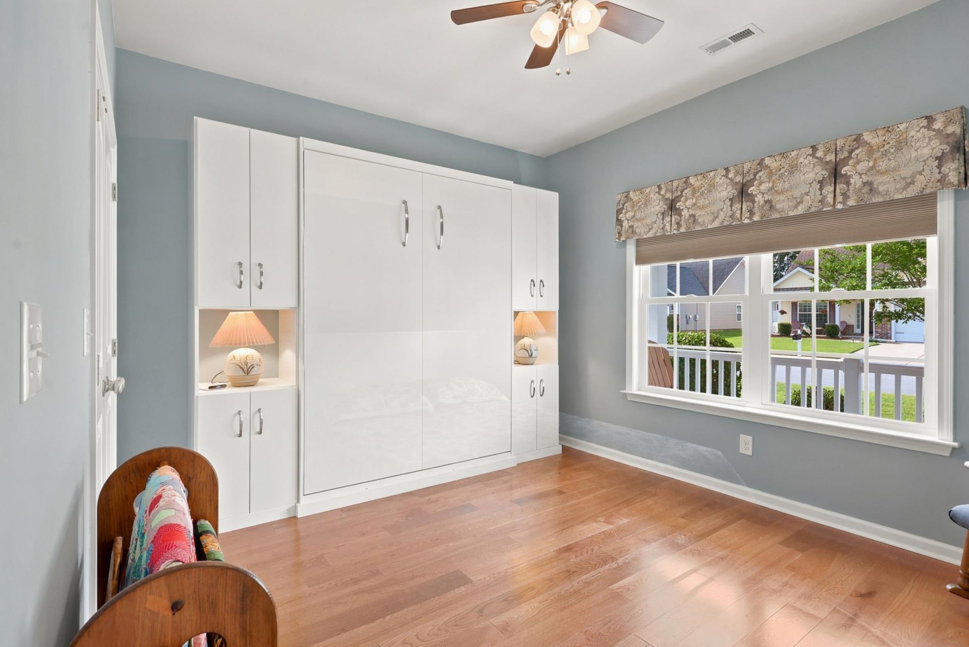 523 Trafalgar Ct. Photo 17