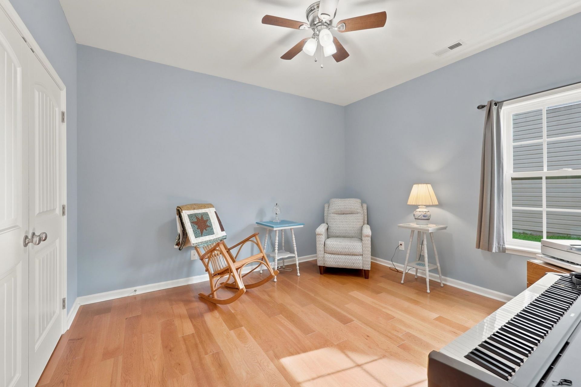 523 Trafalgar Ct. Photo 20