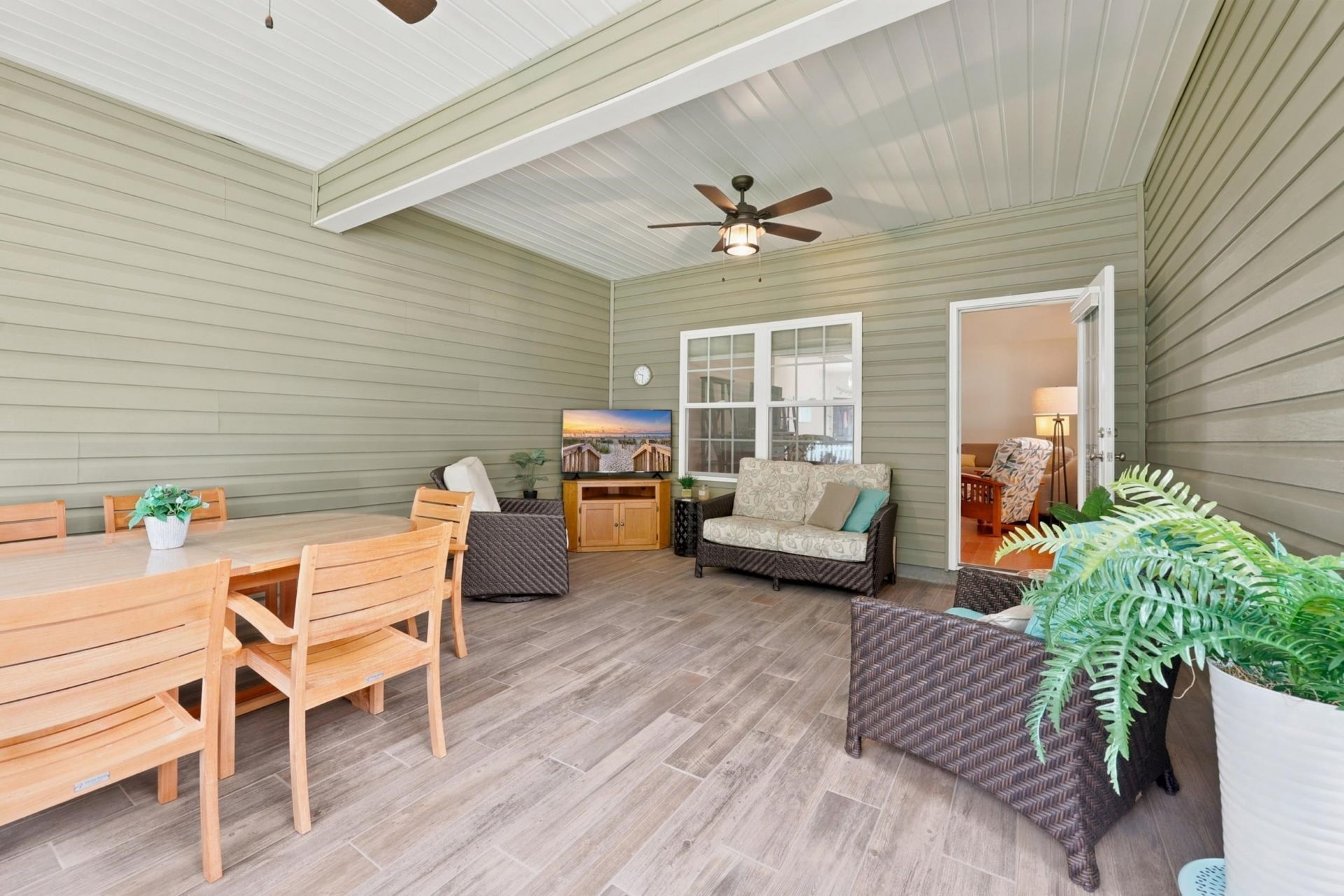 523 Trafalgar Ct. Photo 23