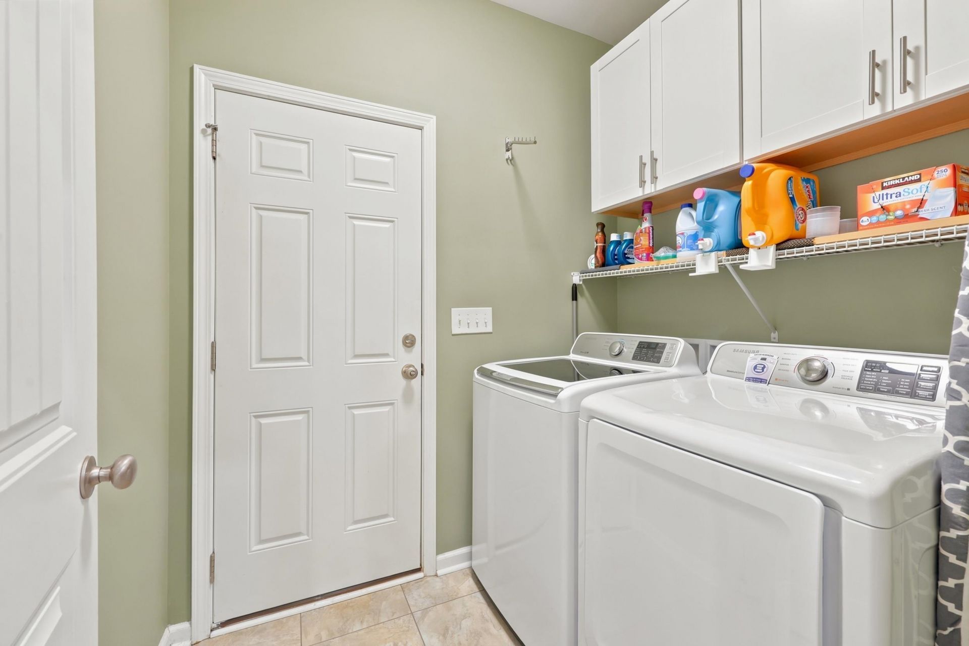 523 Trafalgar Ct. Photo 24