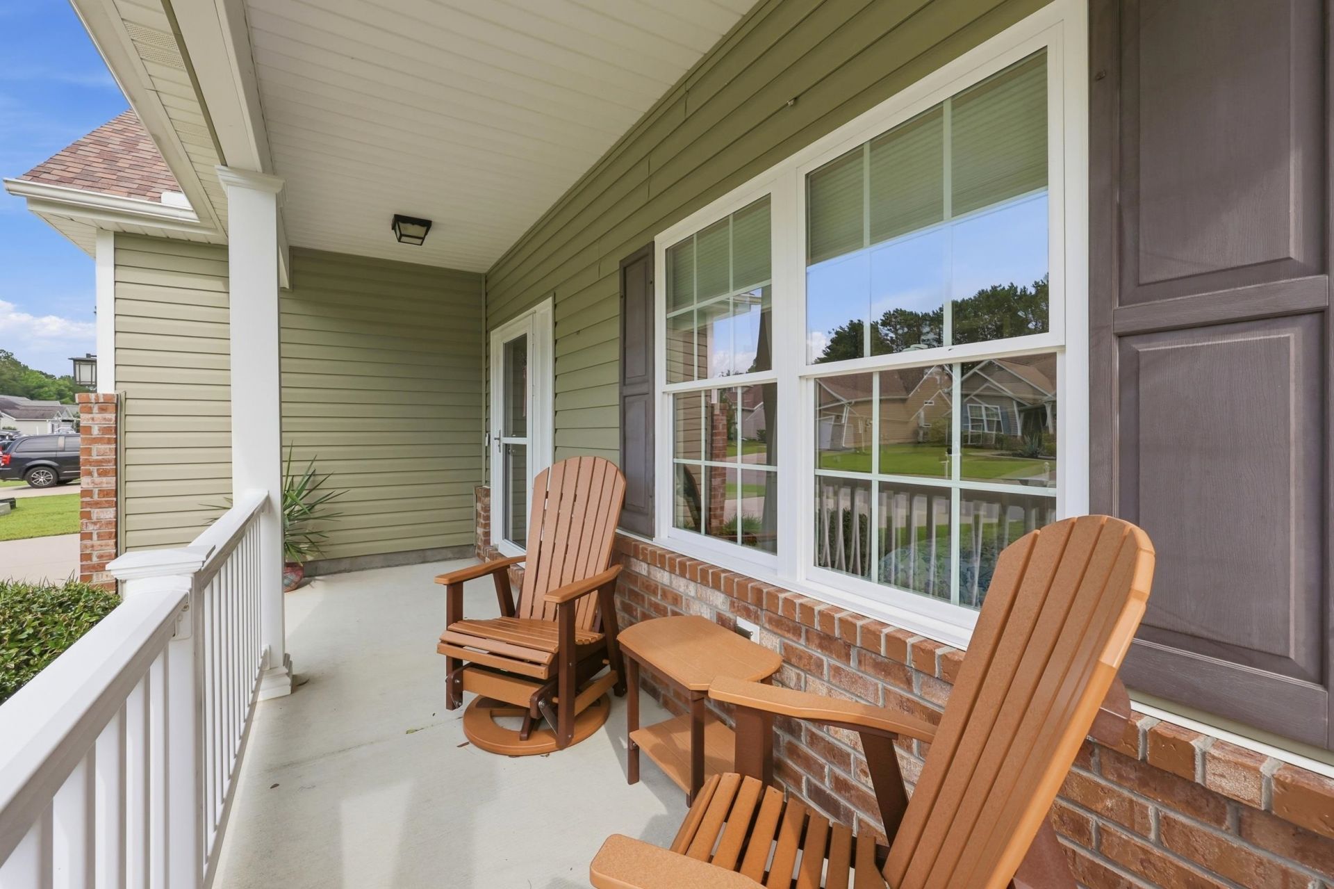 523 Trafalgar Ct. Photo 3
