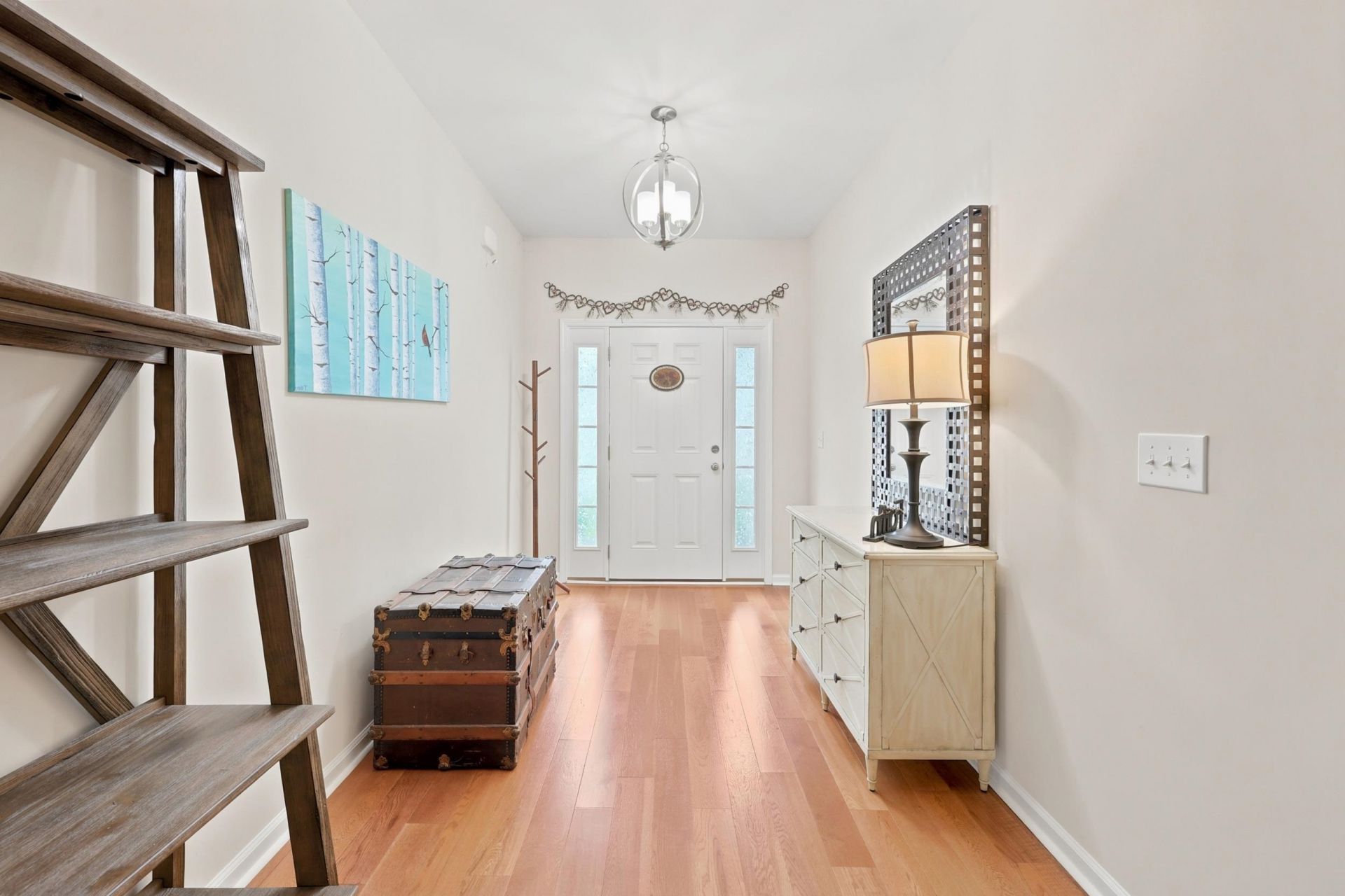 523 Trafalgar Ct. Photo 6