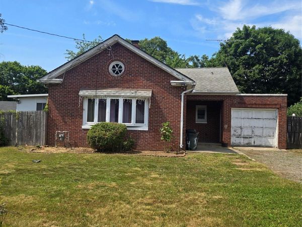 54 W 13th Street , Huntington Station, NY 11746