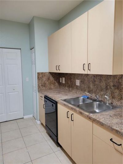 3569 Forest Hill Boulevard, Unit 117, Palm Springs, FL 33406 Photo