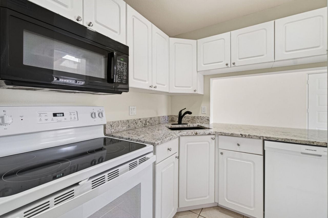 627 Sea Pine Way, Unit A3, Greenacres, FL 33415 Photo