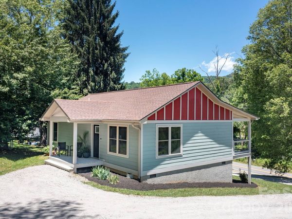 2546 Old Clyde Road , Clyde, NC 28721