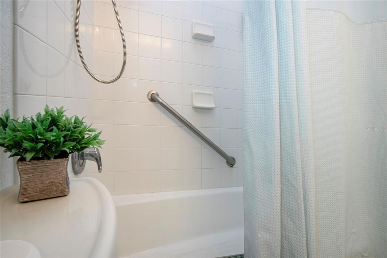 611 Destiny Drive , Unit 403, Ruskin, FL 33570 Photo