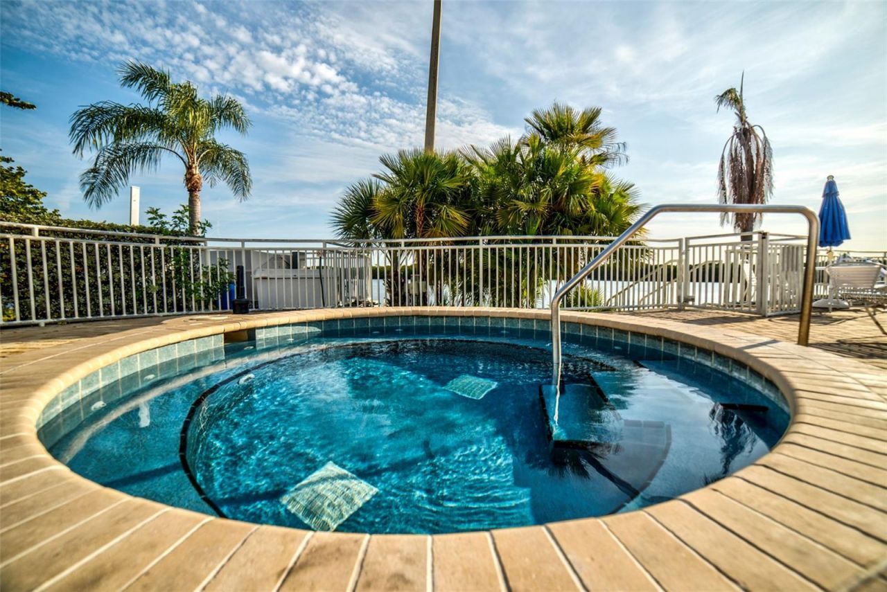 611 Destiny Drive , Unit 403, Ruskin, FL 33570 Photo