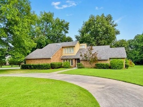 4110 Lakeshore Drive, Reno, TX 75462
