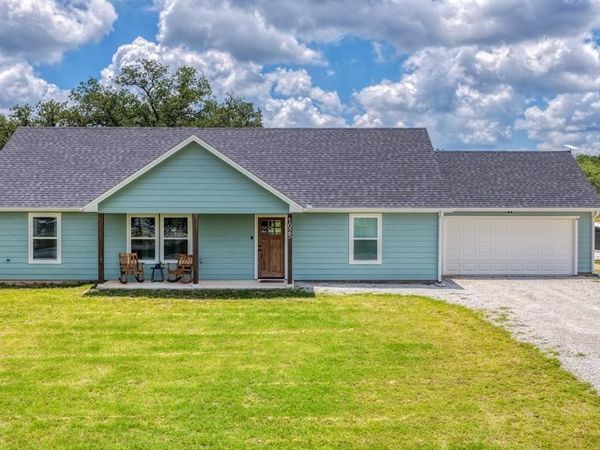 1025 Hereford Drive , Springtown, TX 76082