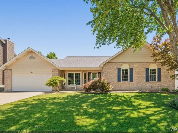 2114 Autumn Wood Drive , St Charles, MO 63303