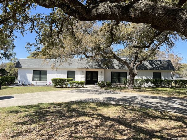 9219 GARDEN RIDGE DR, San Antonio, TX 78266