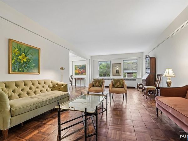 10 Crestmont Road 2N, Unit 2N, MONTCLAIR, NJ 07042