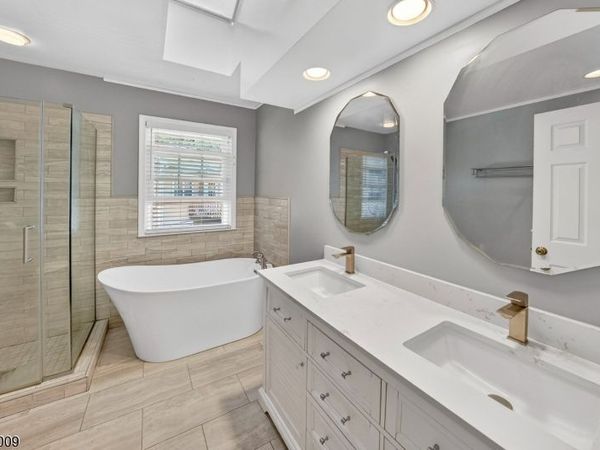31 Spruce Hollow Dr, Howell, NJ 07731