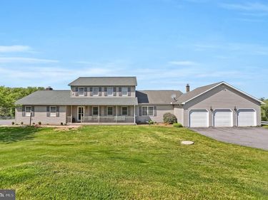 1105 RED HILL ROAD, PORT TREVORTON, PA 17864
