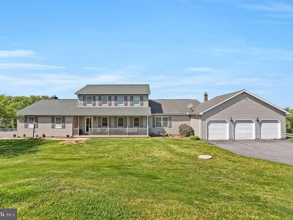 1105 RED HILL ROAD , PORT TREVORTON, PA 17864