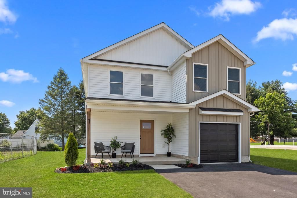 1 MCLEVINS COURT, CROYDON, PA 19021