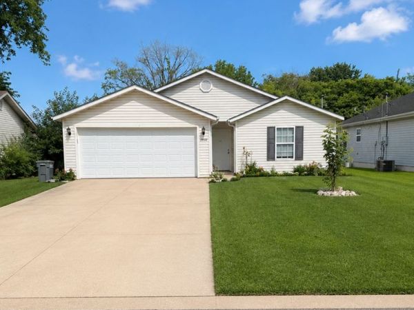 1414 N B Street , Rogers, AR 72756