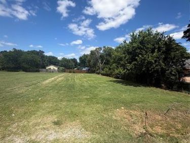 3218 Palacios Avenue , Dallas, TX 75212