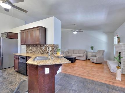 5659 W Menlo Ave, Fresno, CA 93722 Photo
