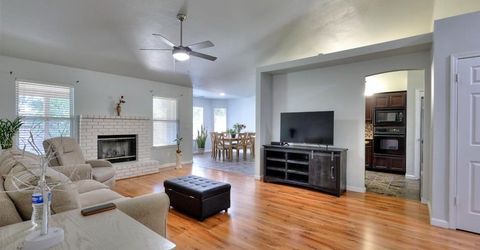 5659 W Menlo Ave, Fresno, CA 93722 Photo