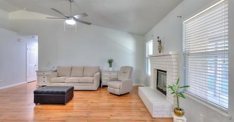 5659 W Menlo Ave, Fresno, CA 93722 Photo