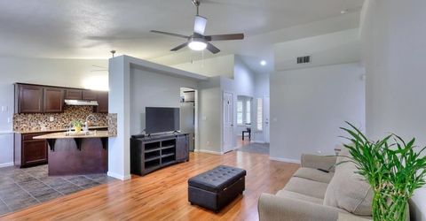 5659 W Menlo Ave, Fresno, CA 93722 Photo